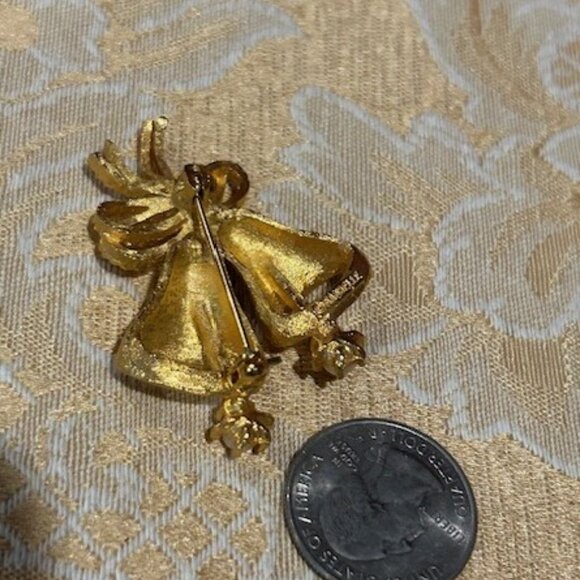 HOLIDAY🎄🎄MAMSELLE Christmas Bells Gold Holiday BROOCH - Picture 9 of 10